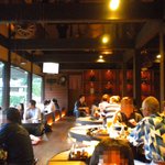 店内（ここで写真撮るのやめた）