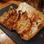 スタンドシャン食 Osaka北新地 Champagne & GYOZA BAR - 