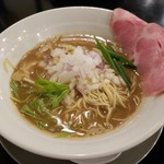 煮干し豚骨らーめん専門店 六郷 - 煮干し豚骨ラーメン　780円