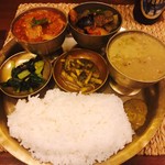 ネパール料理バルピパル - ダルバート＋２種のカレー