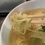 麺屋海神 - 細いストレート麺