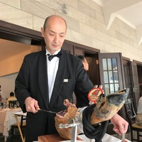 小笠原伯爵邸 - 黒い爪のイベリコ豚は最高級品の証だそうです！