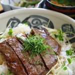 関サービスエリア（上り線） - 飛騨牛ステーキ丼￥1400