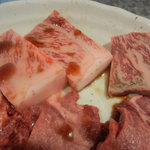 かどやホルモン店 - ロース・ハーフ￥９５０下に見えてるのはタンで御座います。