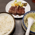 利久BOWLS - 牛たん4枚定食（2050円外税）