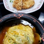 Gyouza No Oushou - セットの天津飯と唐揚げ