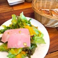 炉端イタリアン ICORIBI 堂島 - モリモリのサラダとハムが嬉しい
