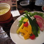 湘南の魚とワインの店 ヒラツカ - 旬野菜のバーニャカウダー。平塚の契約農場から。