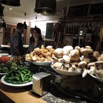 Ganbara - カウンターはキノコの山