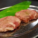 大衆肉料理 久兵衛 - 厚切りタン元ステーキ 1923円
