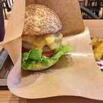 自由が丘バーガー - 自由が丘チーズバーガー + ポテト