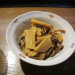 お通し（タケノコの煮物）