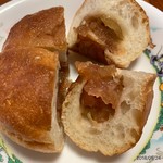 アツタベーカリー - 試作の紅玉リンゴのパン