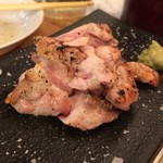 串焼き。ビストロガブリ - 信玄鶏むねトロ炙りタタキ