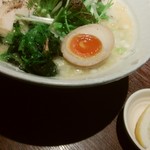 らーめん 麺GO家 西野店 - 見切れちゃったけど、お好みでレモンで味変