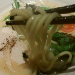 らーめん 麺GO家 西野店 - 慣れない麺リフト(-.-;)寄り過ぎた～