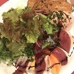 フランス料理 パリゴ - 白レバーパテと鴨肉の生ハムサラダ
