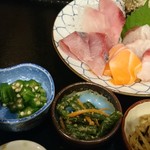 お食事処 海心 - お刺身定食1400円(後から熱々の茶碗蒸しが出ます)