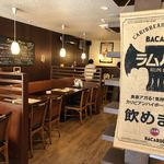 円山 カルネ - 1階の店内