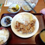 たんぱく大国 - から揚げ定食590円（税込637円）