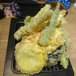 ヤマヤ鮮魚店 弥平 - ボリューム満点　野菜の天ぷら盛り合わせ　　６８６円