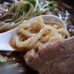 らーめん大龍 - 大龍ラーメン(900円)　麺