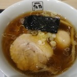 佐野 - 醤油らぁ麺(味玉)880円+税