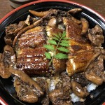 中洲 鰻冨 - こちらの鰻は半身ですが、肝がタップリですので私には多くて。 肝は好きですがこの半分程度でいいかも。 身は柔らかいので好き好きあるかと思いますが、皮はカリッと焼かれていて好み。