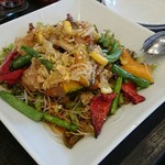 メイウェイ - 油淋鶏(ユーリンチー)。野菜がいっぱい♪