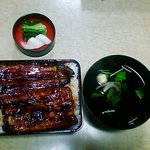 坂平 - 特上　1800円　重箱16×14センチ　うなぎ12センチ