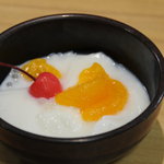 Kaiten Sushi Wakatake Maru - 自家製杏仁豆腐