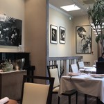 Chez TAKA HIGASHIAZABU - 西海岸を感じる内装