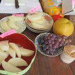 試食の梨と葡萄