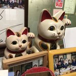 吾妻屋 - 招き猫