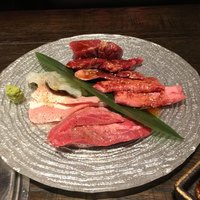 焼肉トラジ ルクア大阪店 - 海老、トントロ、塩タン、赤身、ハラミ、カルビ