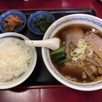 小吉 - チャーシュー麺とライス