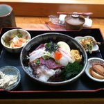 Sushi Kappou Gyomon - 海鮮丼ランチ2000円