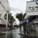 ぷちとまと - 台風の影響で、店はほとんど閉まってます