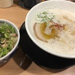 布施 細見商店 - 限定 布施ホワイト（塩とんこつ）（￥750）