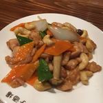 24時間 餃子酒場 - 鶏肉とカシューナッツ炒め４８０円