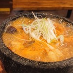 東京Aランク 肉の29しま - 牛骨でとったチゲ