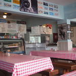 アメリカン ピザ&グリル - 店内の雰囲気