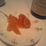 モナリザ - 小菓子：ピンクグレープフルーツの皮の甘煮とマドレーヌ