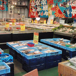 マルトモ水産 鮮魚市場 - 