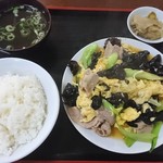 東昇飯店 - きくらげ肉玉定食