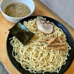 tsukemembutayarou - デカ盛りつけ麺：1300円