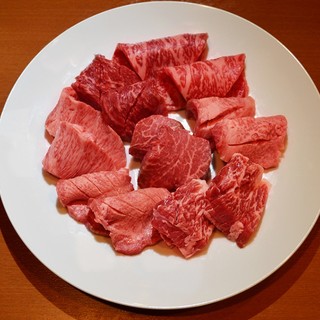 断然オススメ！赤身・ホルモン盛合せセットメニュー