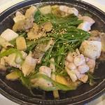 Tori Hachi - 鶏と茸の陶板焼き