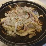 Tori Hachi - 鮭と茸のバター焼き
