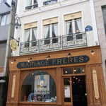 マリアージュフレール - パリの町並みを思い出させるお店の佇まいです。